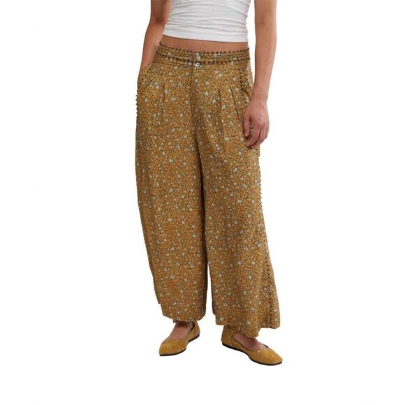 FREE PEOPLE Pants - Free People Floral Wide-Leg Pants in green ditsy floral print